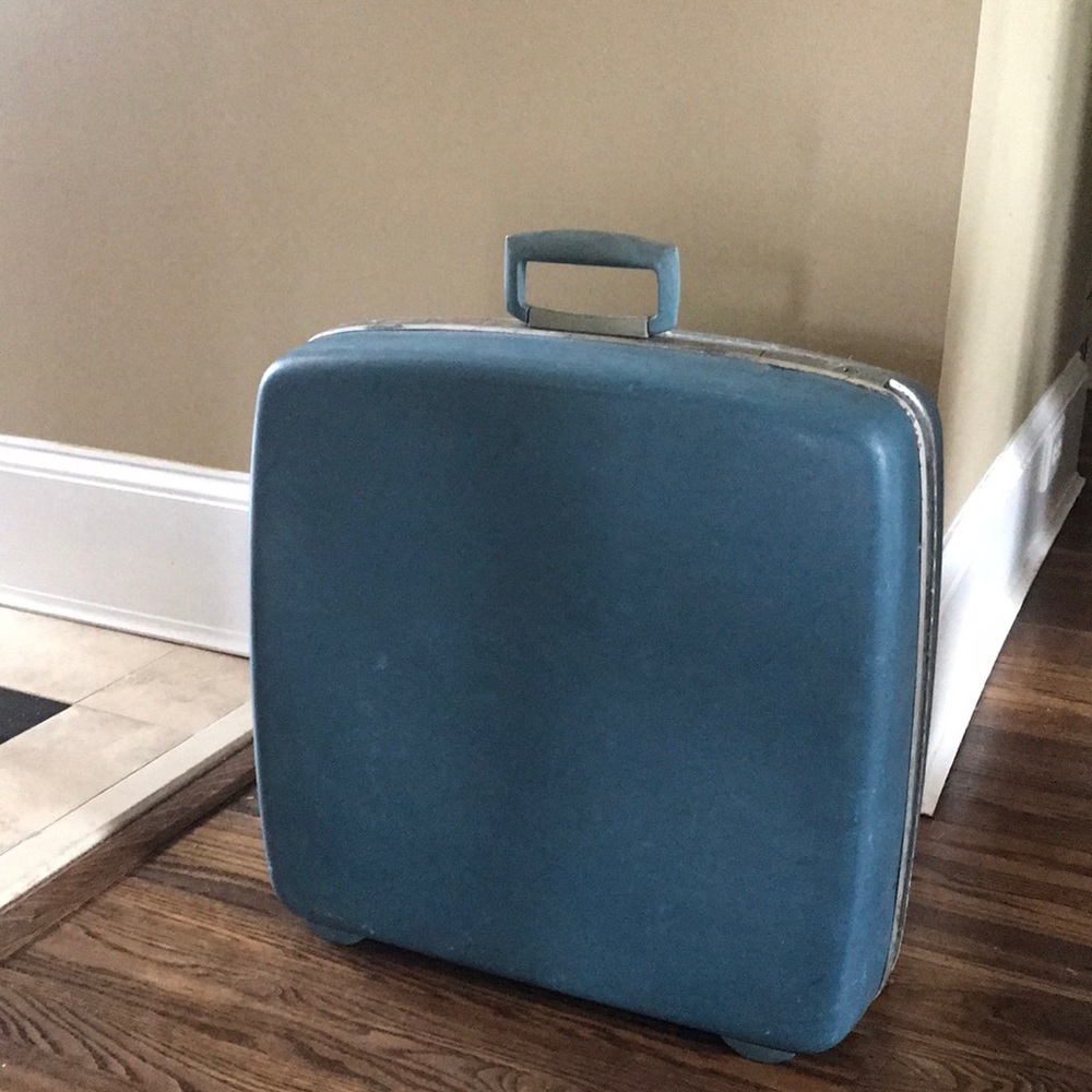 Blue Samsonite Travel Case